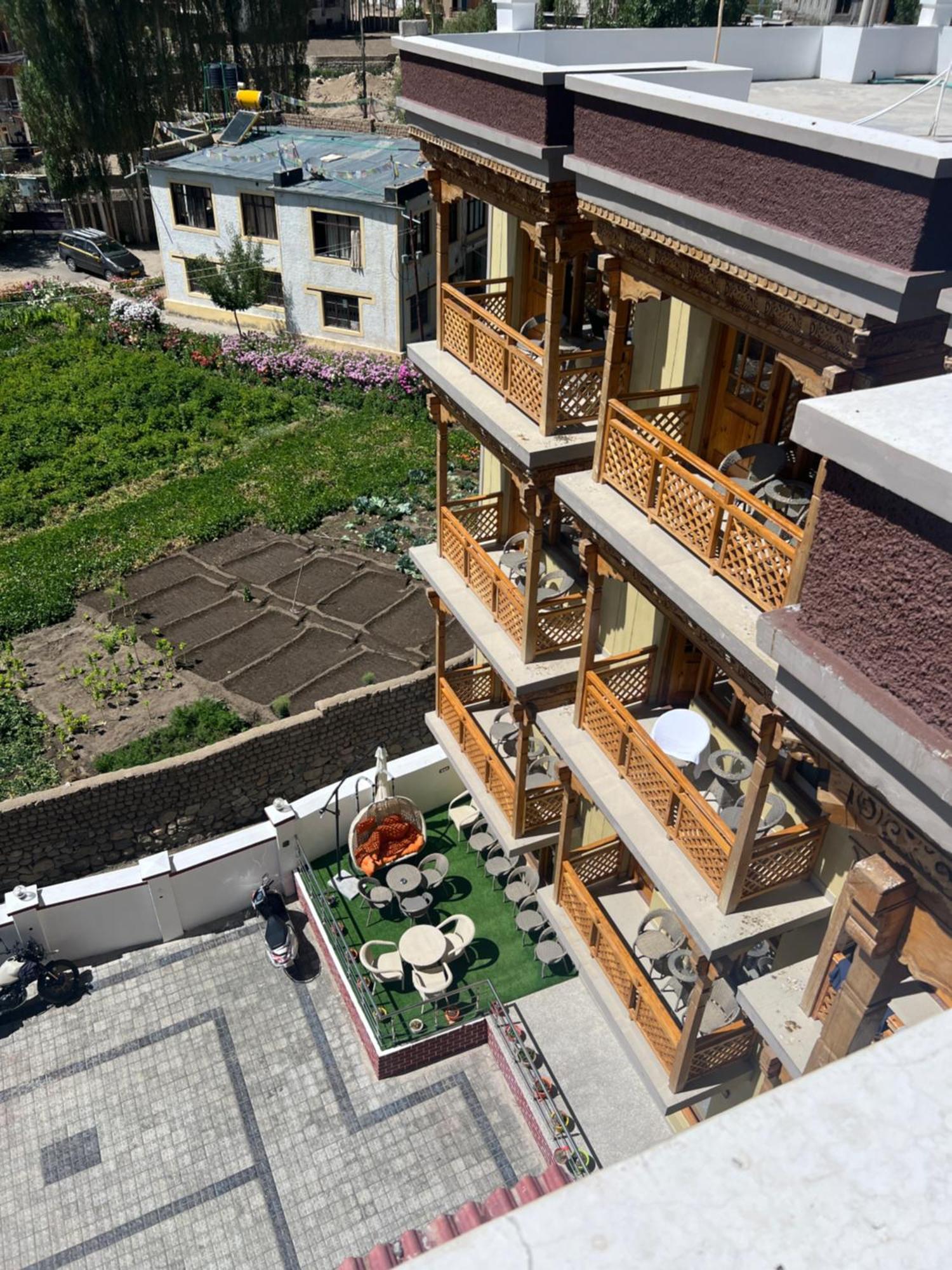 The Nangsay Hotel Leh Exterior photo