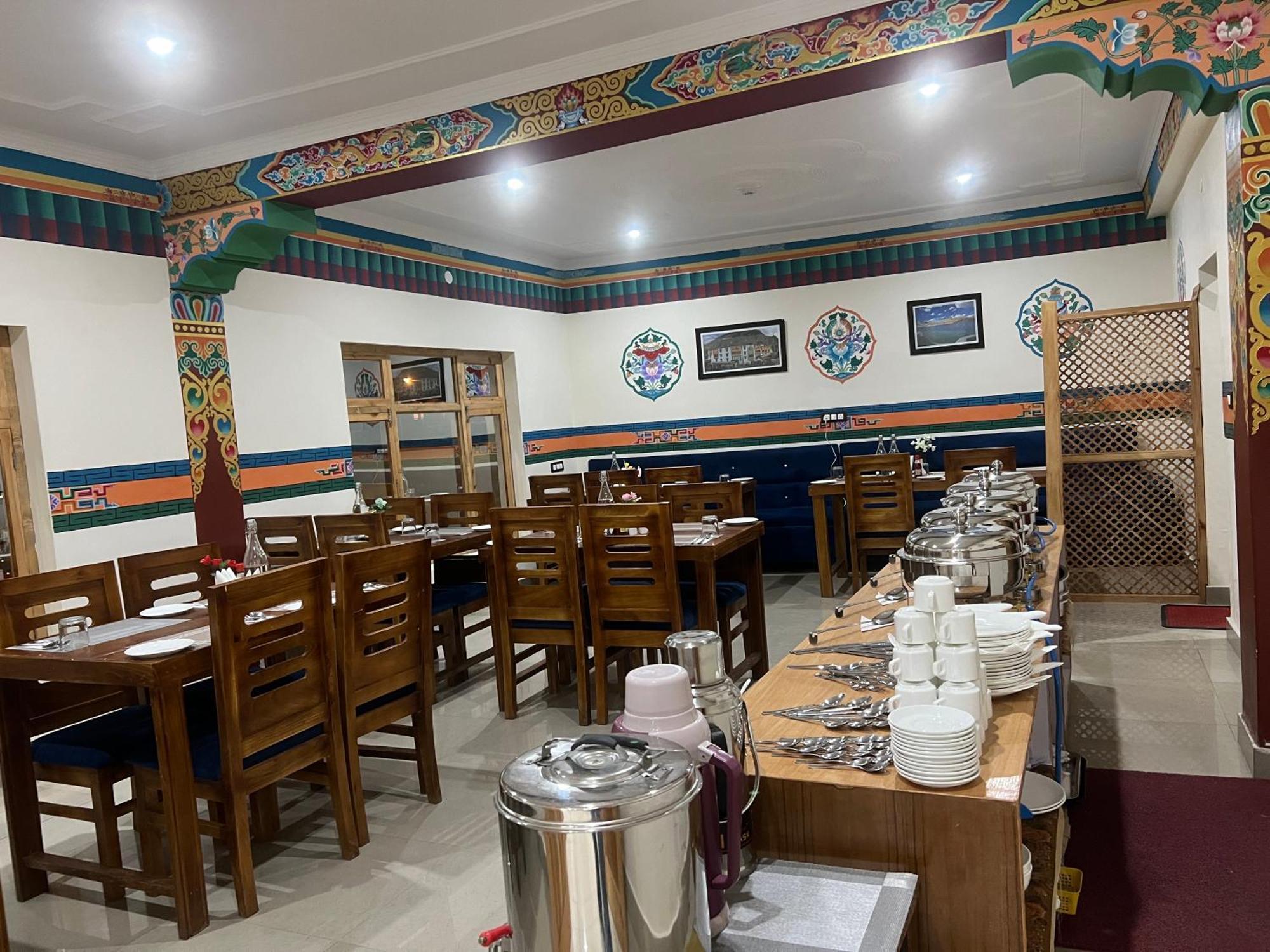 The Nangsay Hotel Leh Exterior photo